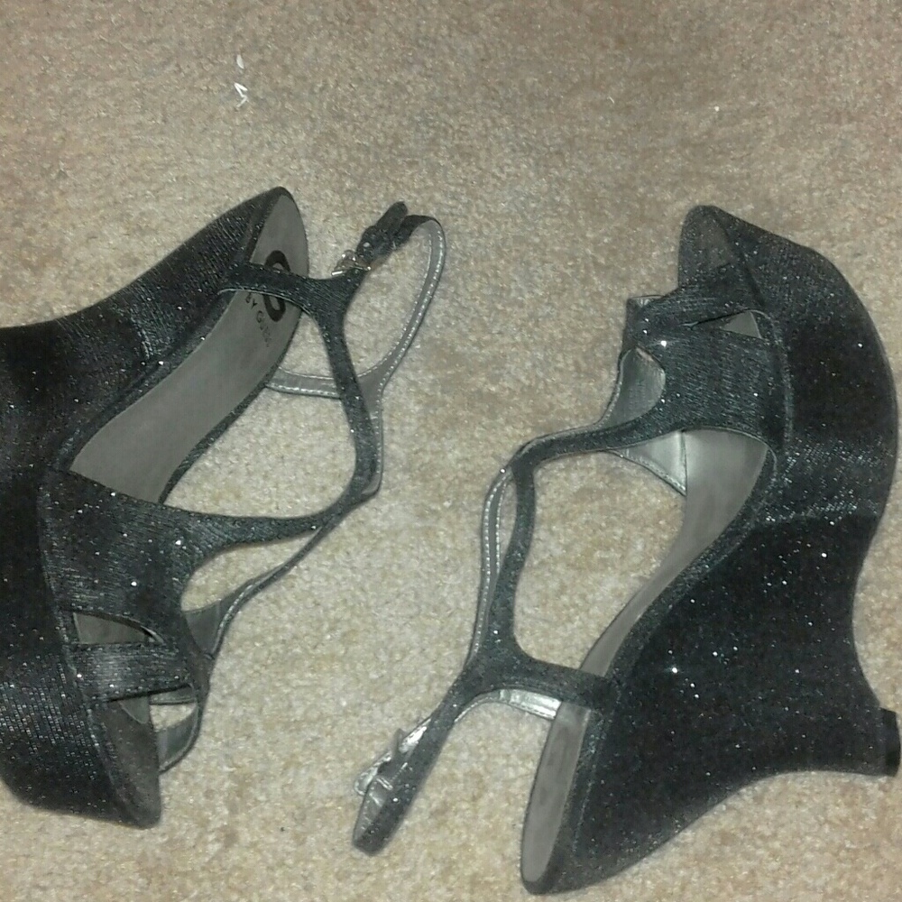 Guess heels